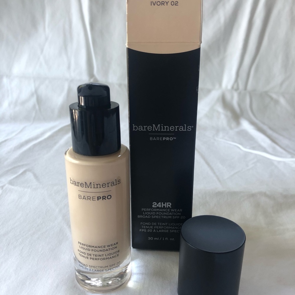 NIB Bare Minerals BarePro liquid foundation, Ivory